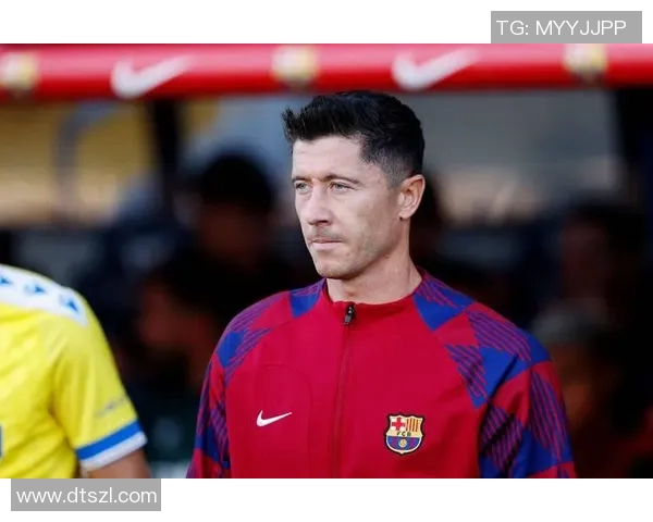 莱万回归旧主对决拜仁球迷怒斥其忘恩负义情绪高涨